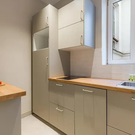 Apartment Elegant 3-bedroom In The Heart Of Historic Paris
