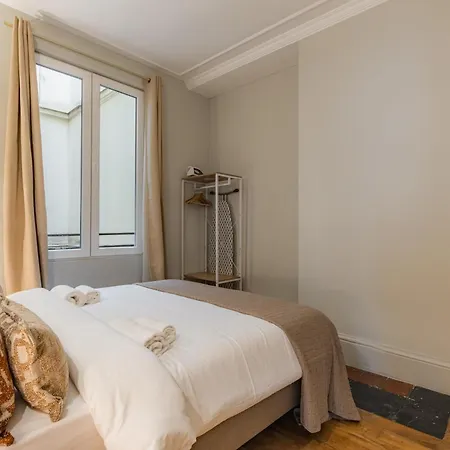 Elegant 3-bedroom In The Heart Of Historic Apartment *