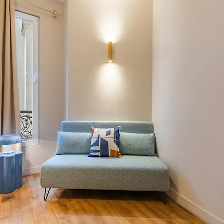 Elegant 3-bedroom In The Heart Of Historic Apartment Paris