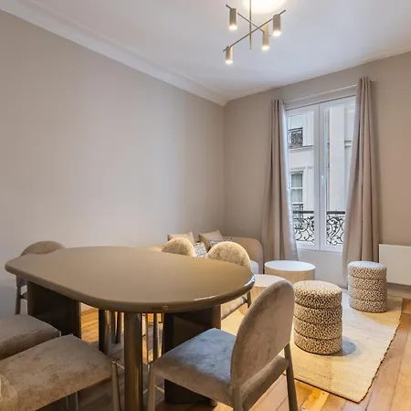 Elegant 3-bedroom In The Heart Of Historic Apartment *